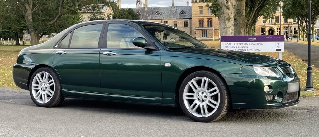 @MGmotor Can I get my British Racing Green MG ZT on the central feature? #MGxFOS #MG100