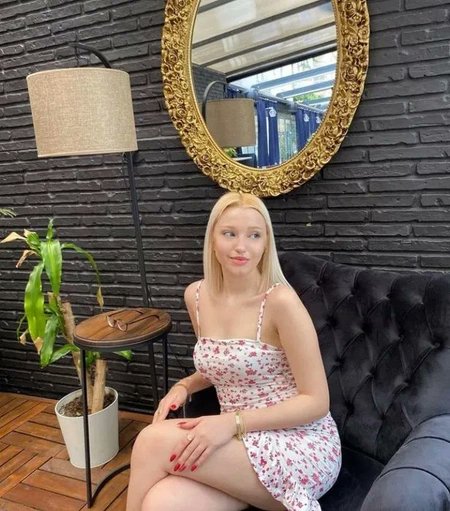 darkwebhaber's tweet photo. Sosyal medyada yaptığı bir paylaşımla yardım çağrısında bulunan üniversite öğrencisi Hazal Özçimenoğlu, kendisini yıllardır taciz eden, kendisini ve annesini tecavüz etmekle tehdit eden Halil İbrahim Ç. hakkında defalarca şikayette bulunmasına rağmen, zanlı her defasında serbest bırakıldı.

Şüphelinin, şikayet edilmesi üzerine sosyal medya hesabından 'Yine savcılığa verilmişim, günaydın' açıklamasıyla paylaştığı fotoğraf dikkat çekti.

Hazal Özçimenoğlu: Eğer bir gün bir yerlerde intihar süsü verilirse ben asla intihar etmem. Yaşamayı seviyorum bunu bilmenizi istiyorum. Ben ve ailemin can güvenliğine zarar gelmesi durumunda sorumlusu Halil İbrahim Ç'dir.