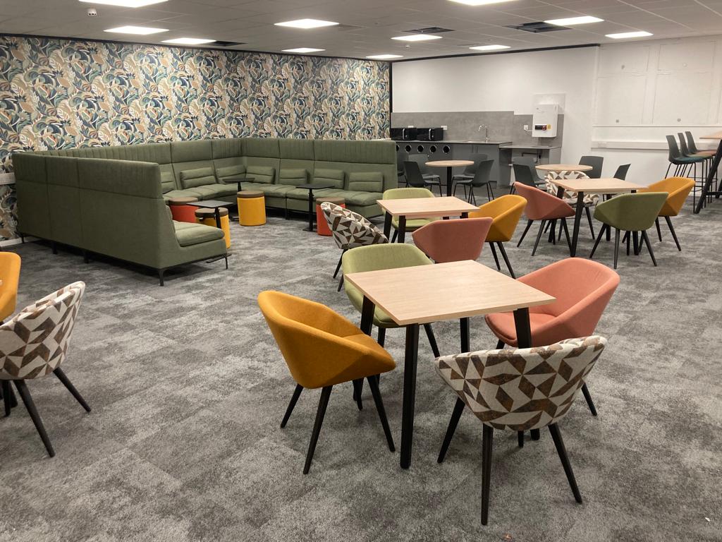 bof_furniture's tweet photo. Project Highlight ✨
Excellent to be part of the University of Leeds project at Worsley Building, Level 6 Dentistry Common Room.
Thank you to our friends at The Senator Group for their continued support.
#furniture 

@senator_social 
@Allermuir
@Orangebox_LTD 
@naughtone https://t.co/TY11sIWEV0