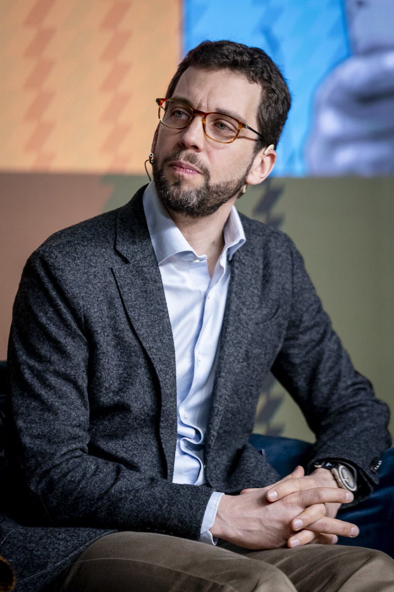 EquiposyTalento's tweet photo. #InternalCommsDay24 🔊 Albert Raich de @PepsiCo_ESP nos ha compartido uno de los pilares clave de su Employee Value Proposition: #PEP+, que les permite transmitir la visión de la sostenibilidad de la compañía a través de los #GreenTeams (embajadores de marca). https://t.co/nFMlIXCtgz