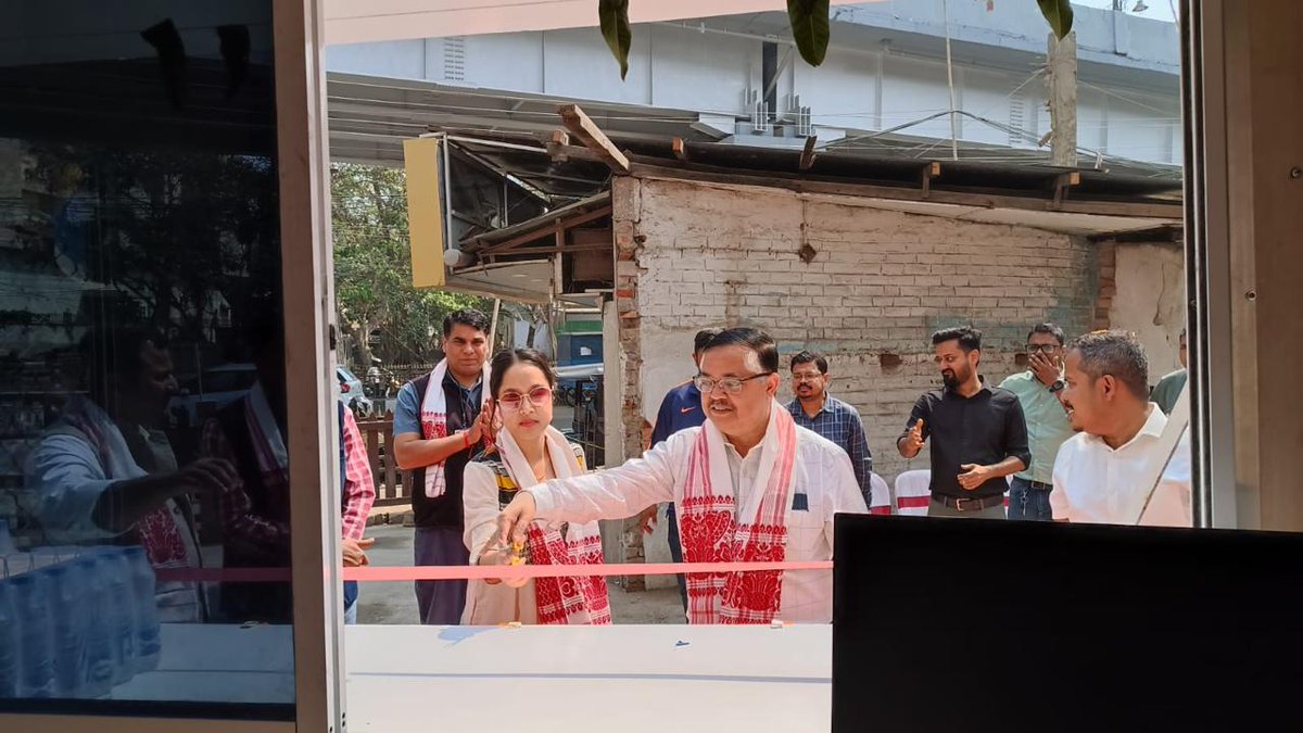 purabidairy's tweet photo. Purabi Dairy's newest milk booth opens its doors near Guwahati Zoo. Inaugurated on March 12 in the esteemed presence of WAMUL Managing Director SB Bose, CFO Chirag Sevak(NEDFL), and Marketing Head (Purabi Dairy) SM Hussain.
#purabidairy #purabimilk #dairyproducts #wamul #assam https://t.co/ZXQTTfV6FD