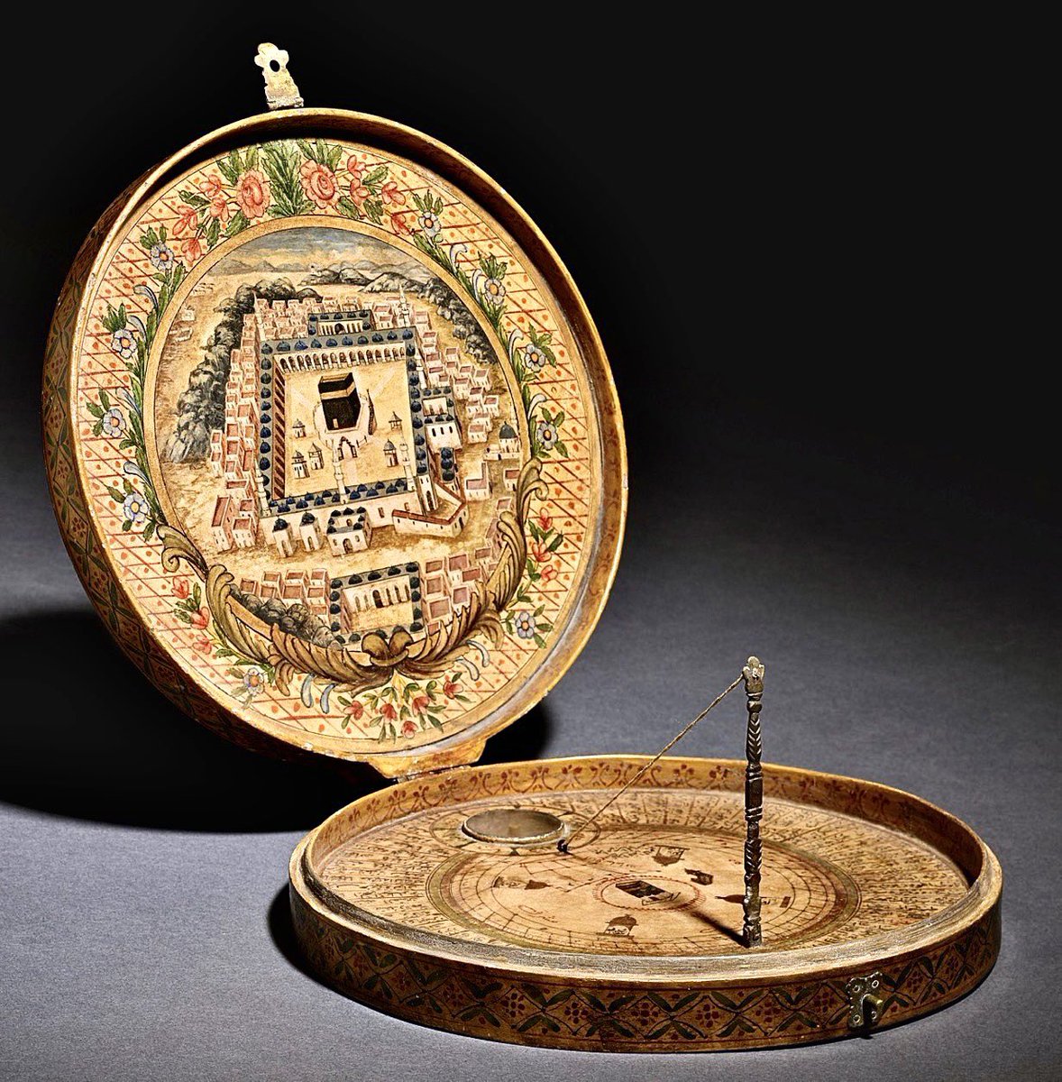 When Muslims pray, they turn towards Mecca. The Islamic term for this direction is qibla. Islamic astronomers created Qibla Finders to indicate the direction prayer. They were objects of function as well as beauty. Here are 17 exquisite Qibla Finders #RamadanMubarak A thread…