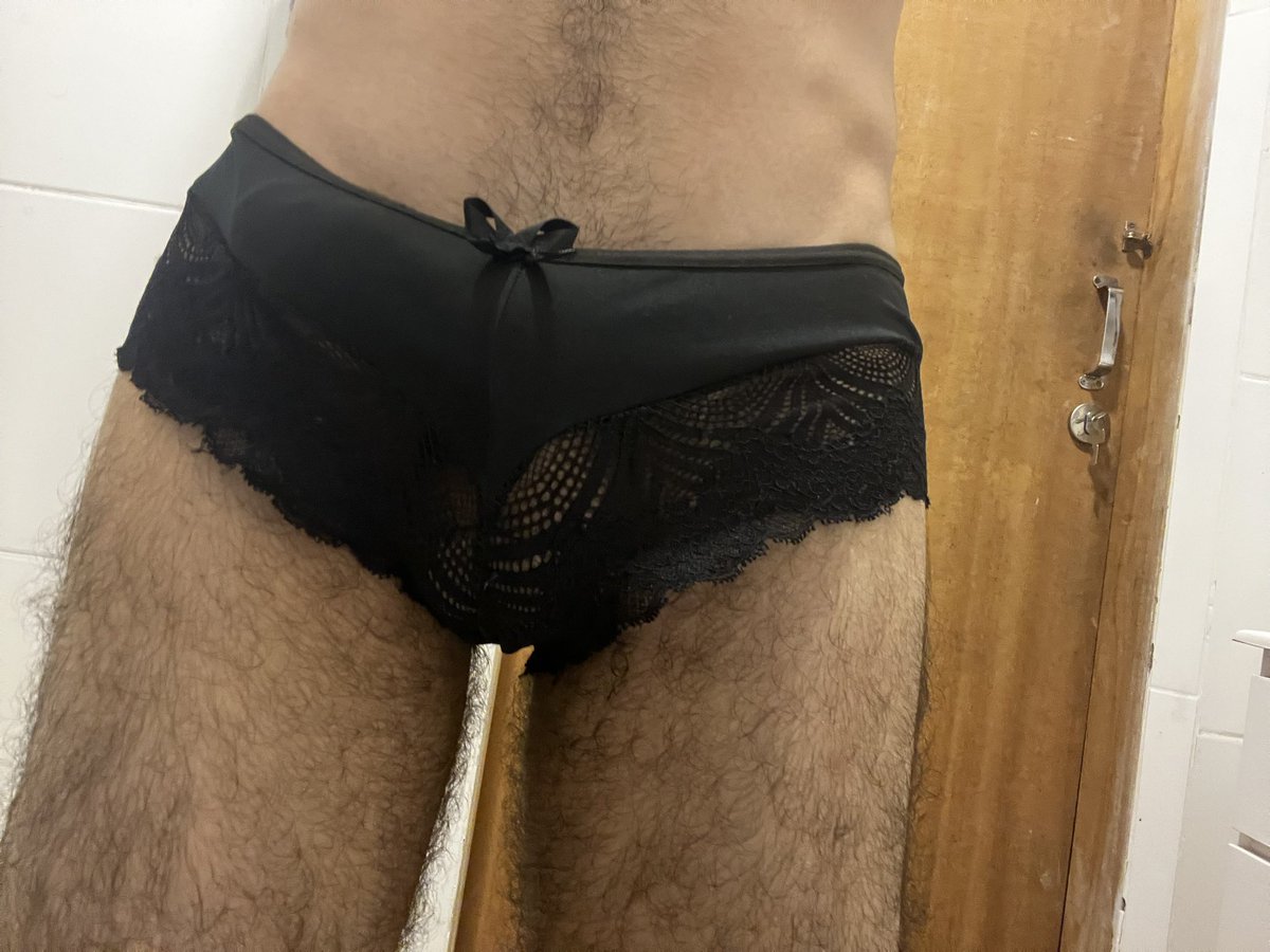 bicurioso tweet media