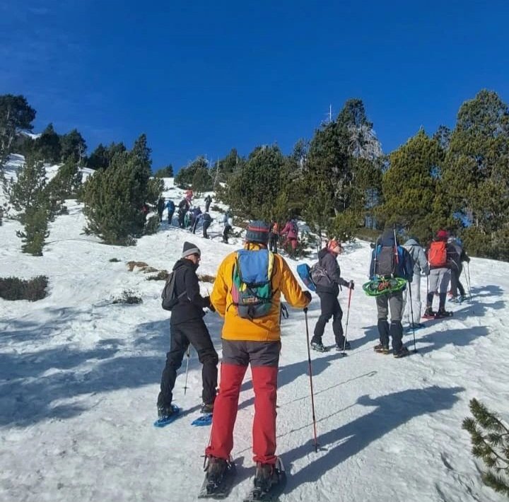 Aquest proper dissabte 16 de març des del club i la seva secció de muntanya es farà una sortida amb raquetes de neu al Port del Compte. Si estàs interessat en participar-hi més informació a la web del club ceme.cat
<a href="/mossos/">Mossos</a>