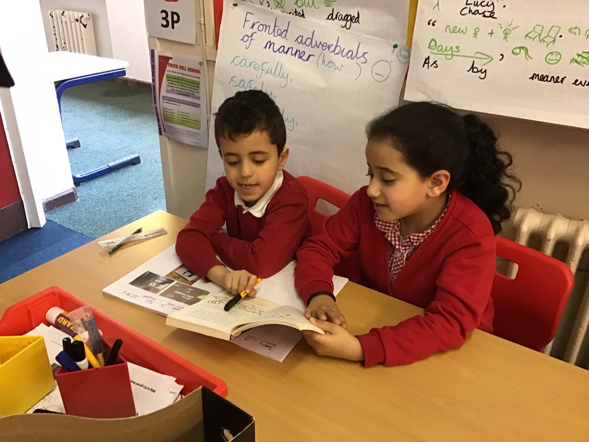 parkhillmoseley's tweet photo. Year 3 are loving their new book!
#EchoReading
#PlanetOmar
#Love2Readโค๏ธ https://t.co/1KEVyu3bzm