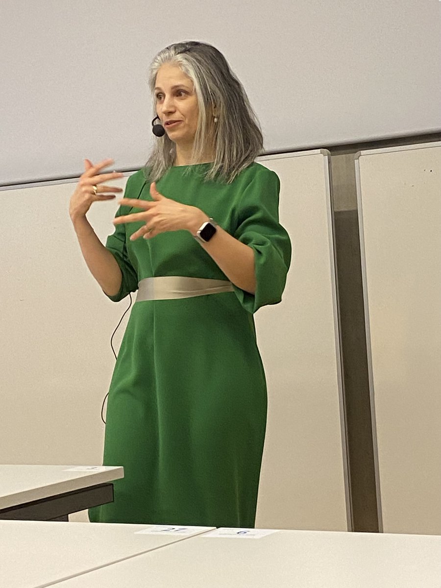 Thank you to @anjabechmann (director from DATALAB, Aarhus University) for her interesting research talk yesterday about The Dark Landscape of Social Media Exposure and Engagement Across National Populations in Times of Crises.