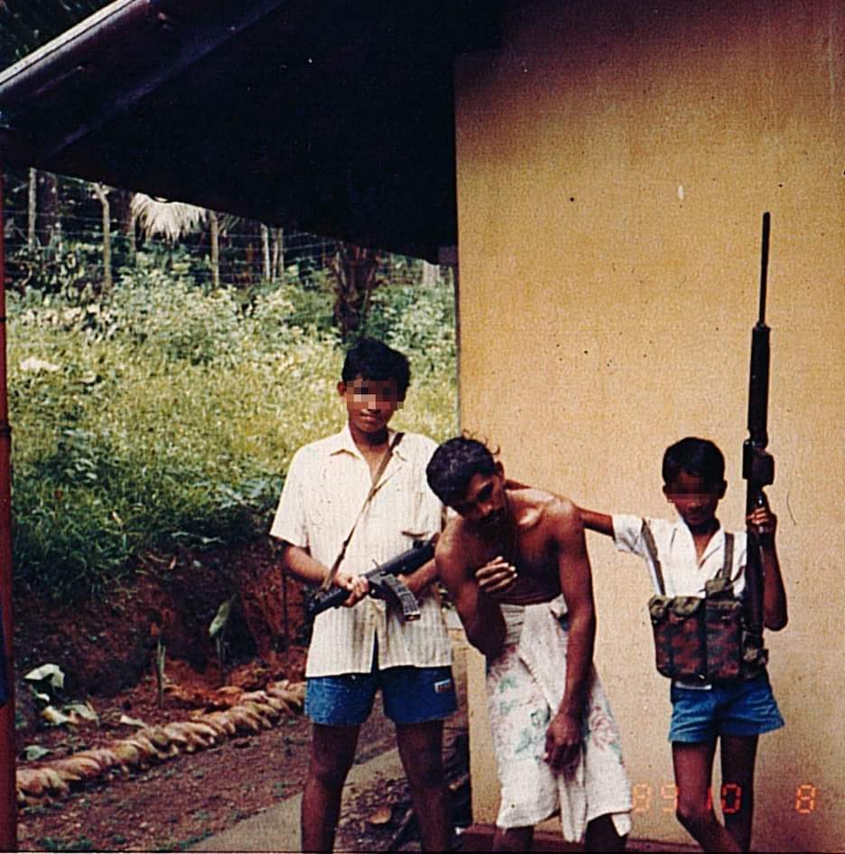 80 දශකයේ ජීවත්වුණ, සපුගස්කන්ද බටලන්ධ නිවාස සංකීර්ණයේ පදිංචිව හිටපු; රනිල්ගේ කීකරුම පොලිස් සගයා වුණ ඩග්ලස් පීරීස්ගෙ පුතුන් දෙදෙනා...

(Copied)