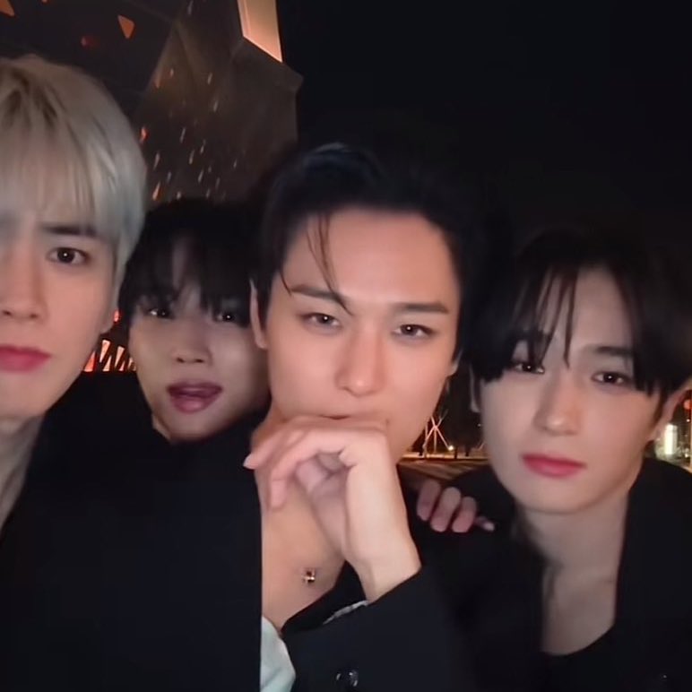 kimsunwoorld's tweet photo. this line🫀 https://t.co/jYziumxYoG