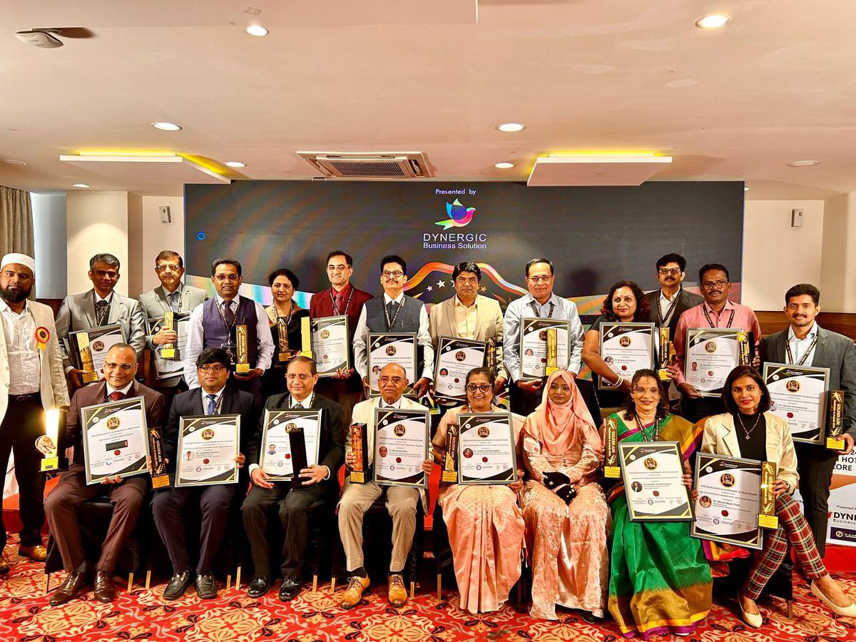 kidneydoc92's tweet photo. It is a great honour to receive this special award from Padma Shri and Dr.B.C. Roy Awardee Dr.John Ebnezar. 

I feel very humbled to be selected alongside some of the most inspiring and talented doctors in India.
@YashodaHospital 
@HydNephForum https://t.co/MFd14RSaeF
