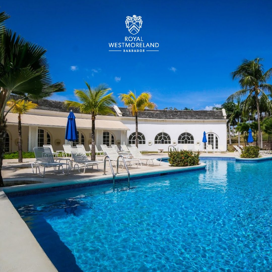 Tuesday morning dip? Just because you can... 

#LivingRoyal