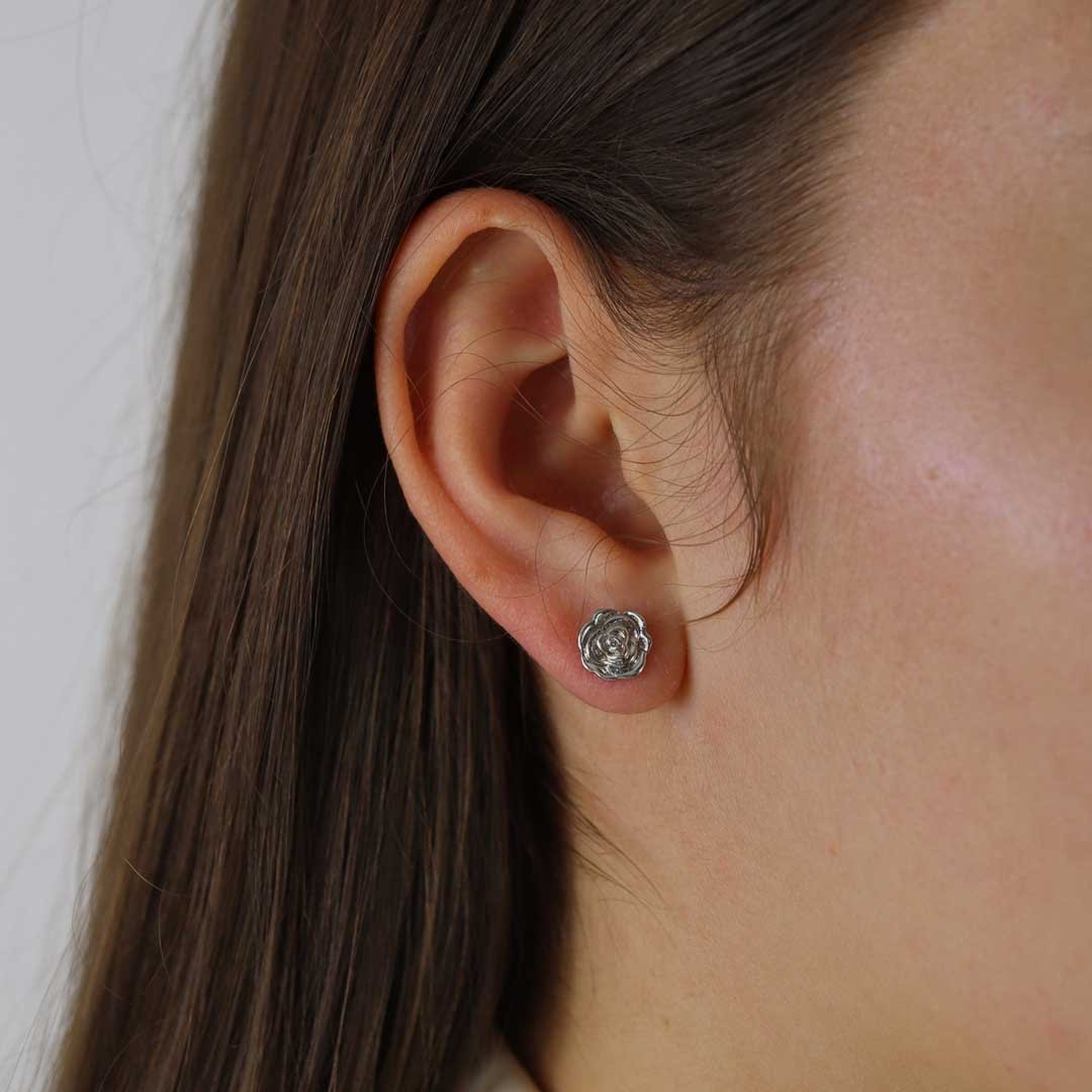 The sweetest pair of Espen rose earstuds