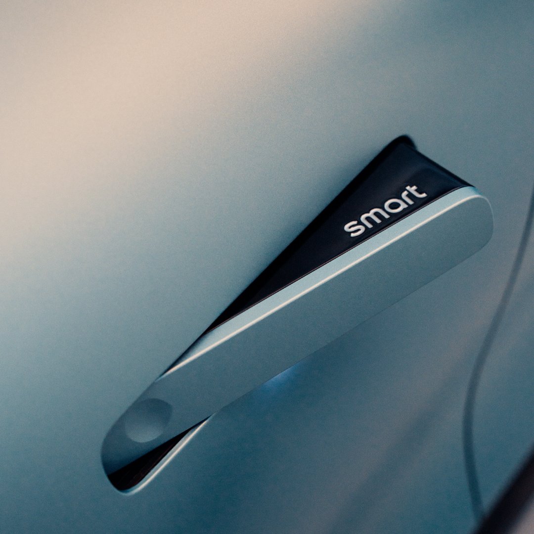 Sandown smart tweet media