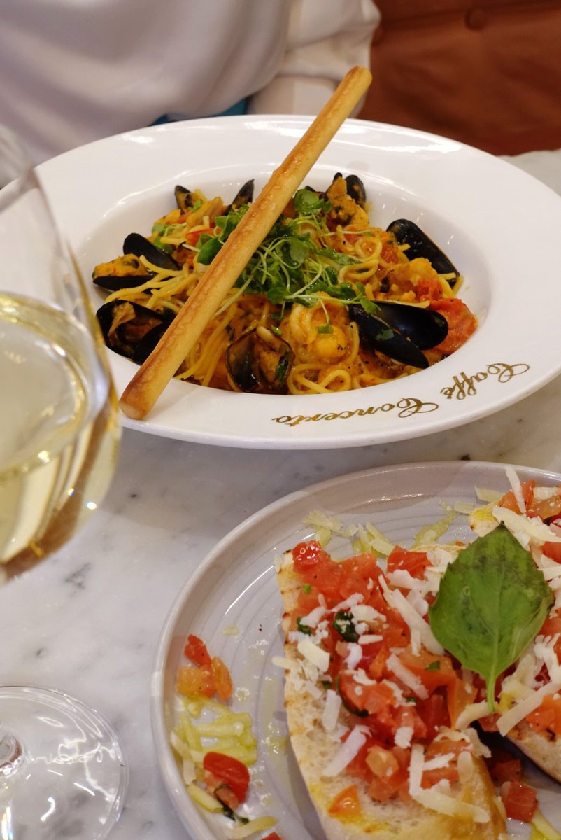 Dive into a seafood symphony! Our Spaghetti alla Pescatora comes with tiger prawns, squid, mussels & fresh flavours in a rich shellfish bisque. #seafood #italianfood #pasta #londonrestaurants #caffeconcerto #loveconcerto