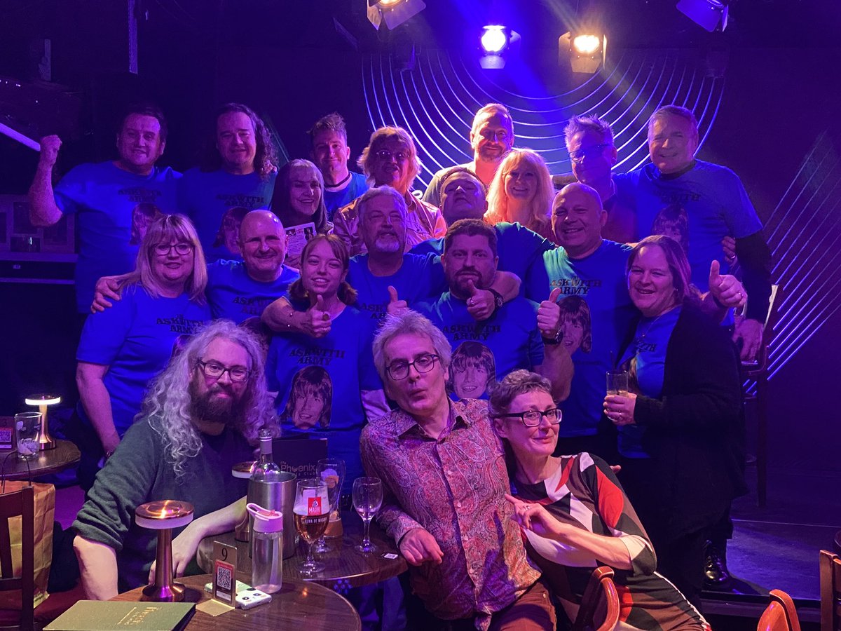 The Askwith Army reporting for duty …. This picture sums up an eventful yet reliably brilliant night … so good to see everyone … get well soon Robin #askwitharmy