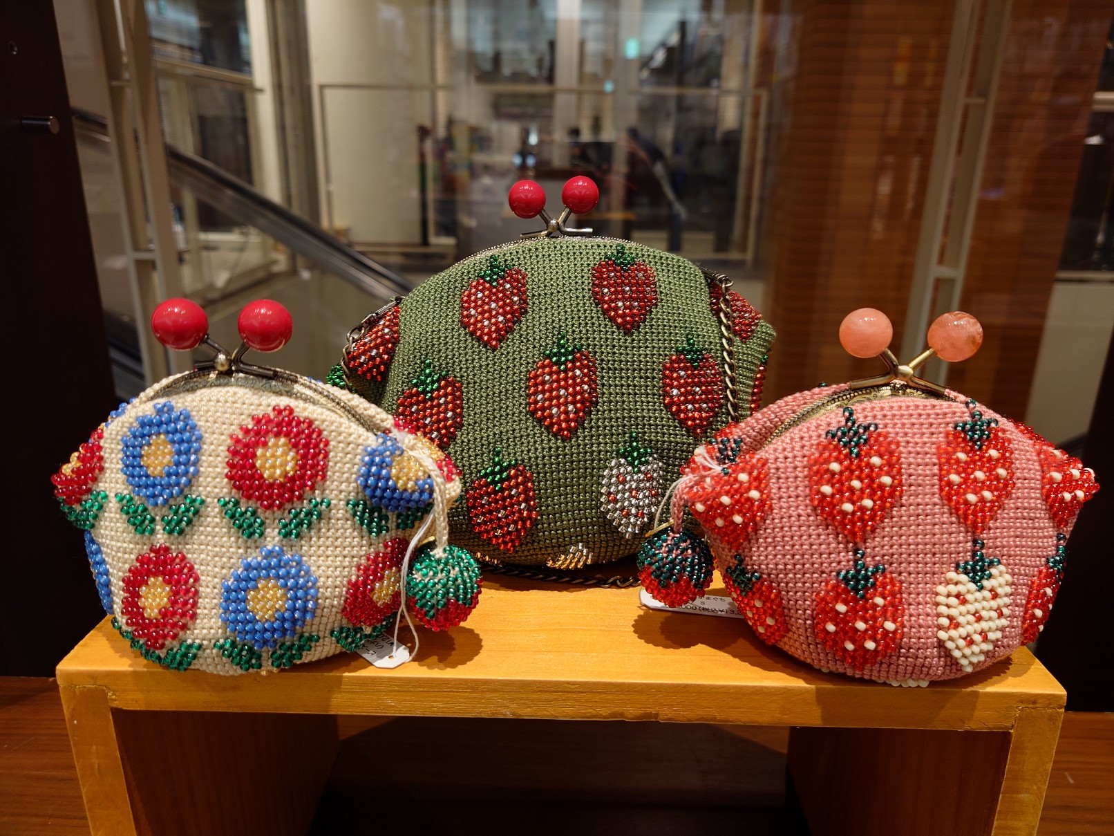 ビーズ編みがま口-プラナカン風 kinaka design ビーズ編み がま口