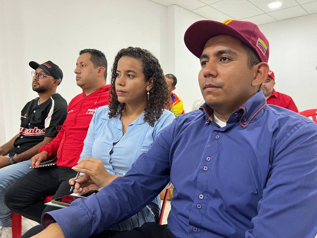 #12Mar En todo el país se realizaron 317.187 asambleas en 257.216 calles, 44.737 comunidades, 15.234 Unidades de Batalla Bolívar Chávez (UBCH) y una cifra de 4.240.032 participantes en el proceso de consulta para postulación de candidato presidencial, lo que arrojó como único