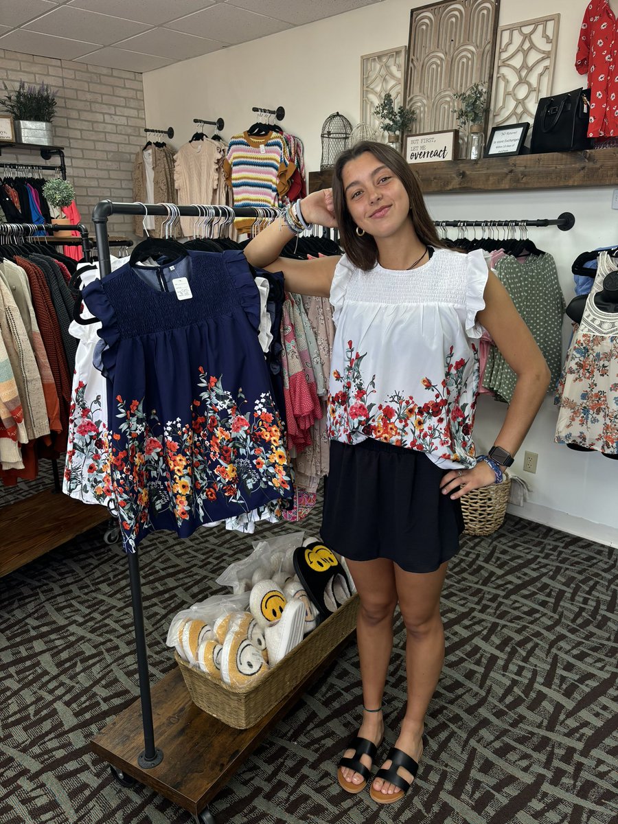 LavenderLaneLP's tweet photo. Beautiful weather means it’s time for SHOPPING!🛍️  We’ve got all you’ll need to update your spring wardrobe🌸 https://t.co/C18tfg87Gk