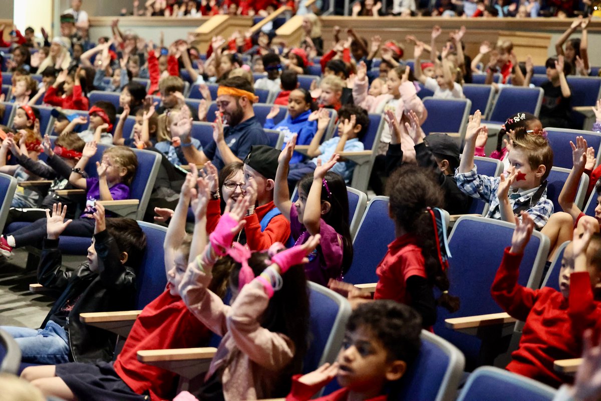 BISHouston's tweet image. We will rock you! Breaking it down and learning the framework of critical thinking techniques with Principal Scrymgeour. #BISHouston #createyourfuture #primaryassembly @TTRockStars