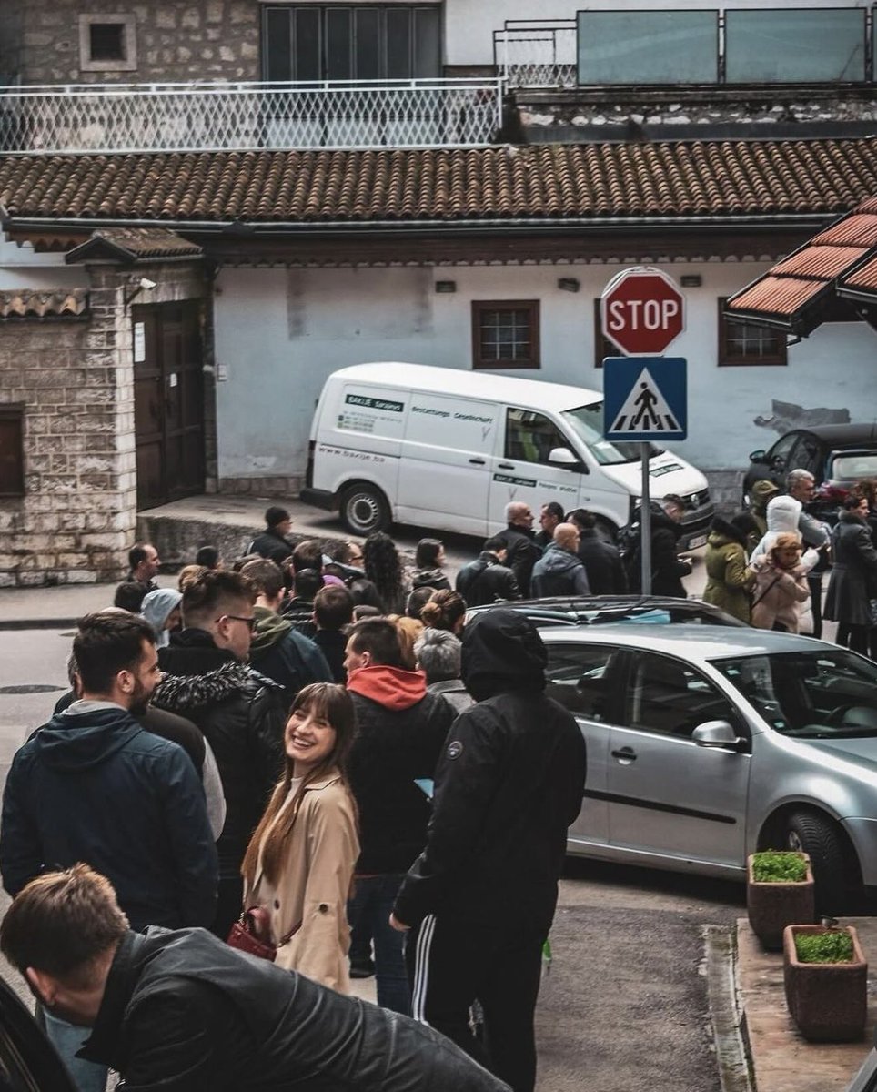 Sarajevski somun 🇧🇦 

Saraybosna’da pide kuyruğu ❤️