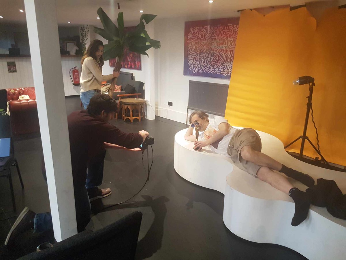 OscarLifeShow's tweet photo. Working hard on the photoshoot over in @PorticoGallery  – what's more #Hollywood than a palm tree? https://t.co/JTBCS89MrH