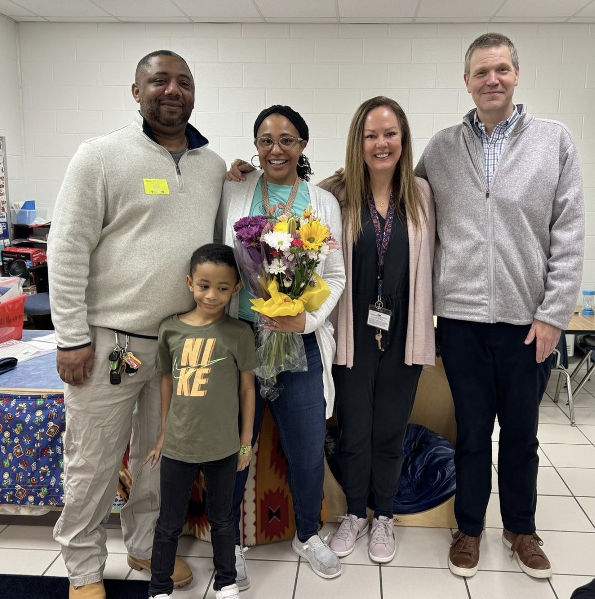 Thrilled to award Alexis Nickles with Teacher Assistant of the Year! She has been filling in as an ECSE teacher for most of the year and we are blessed to have her at Windsor Woods! @vbkimani @vbcpsdtal @vbcpsopec @WIndsorWoodsES @vbschools @LeadVBCPS