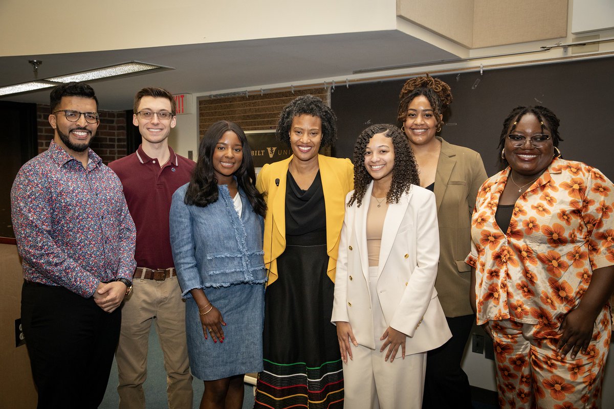 WATCH: If you missed the annual David Satcher Public Health Lecture, here's a chance to watch the inspiring presentation from @HHS_Global Asst. Sec. Loyce Pace, MPH, pictured here with @VanderbiltU MPH student-leaders. #VandyMPH #ThisIsPublicHealth mediasite.app.vumc.org/Mediasite/Play…