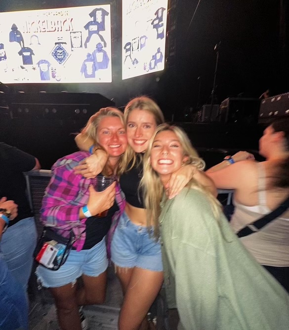 We can't wait to get the gang back together for concert season 🔜🎶👯‍♀️🪩 Who are you taking to your first show of 2024 at Veterans United Home Loans Amphitheater at Virginia Beach? ⬇️ 📸: @riennx & @hayleeweil (on IG)