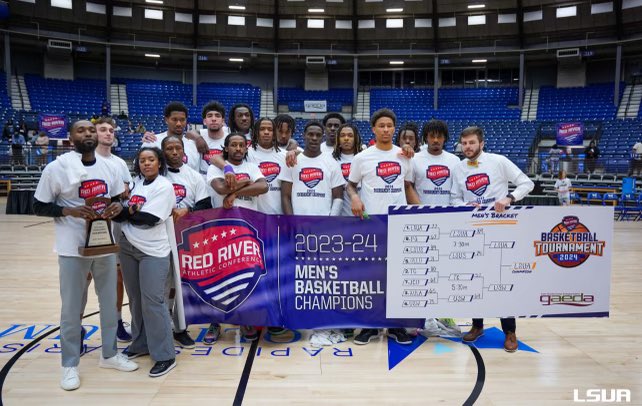 HolmesMBB's tweet photo. Another Bulldog is off to the NAIA National Tournament! 🔥 

Congratulations to Jourdain Dishmond and the Red River Athletic Conference Regular season and Tournament Champions! 🏆 Good luck at Nationals! 

 #WeDogs🐶 https://t.co/5zxNWkd9hc