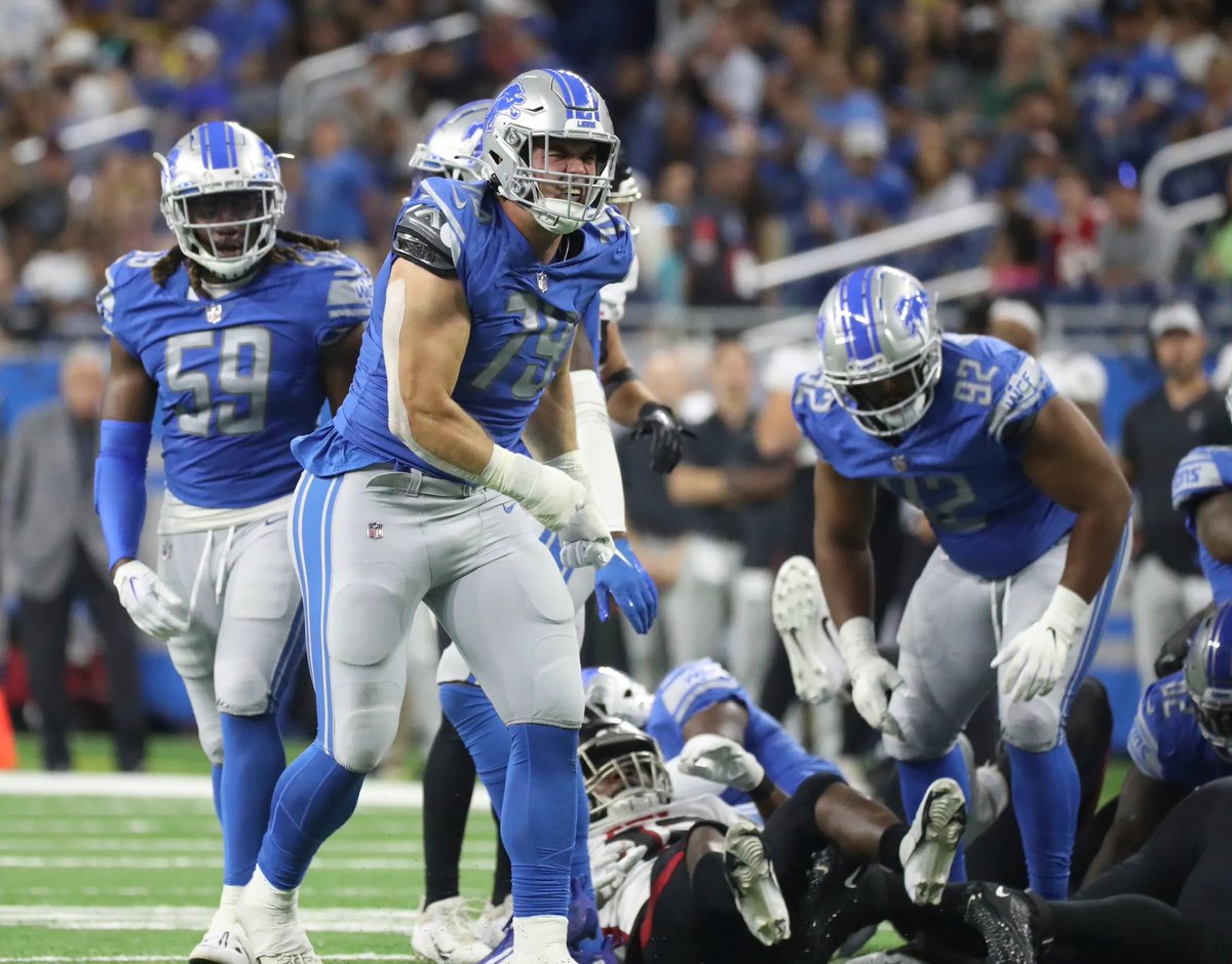 MLFootball's tweet photo. BREAKING: Veteran defensive lineman John Cominsky has agreed to take a pay cut to remain with Detroit, his agent Clifford Brady tells @_MLFootball.

John wants to help the #Lions win a Super Bowl this season. 

🔥🔥🔥 https://t.co/00tuuW7BgV