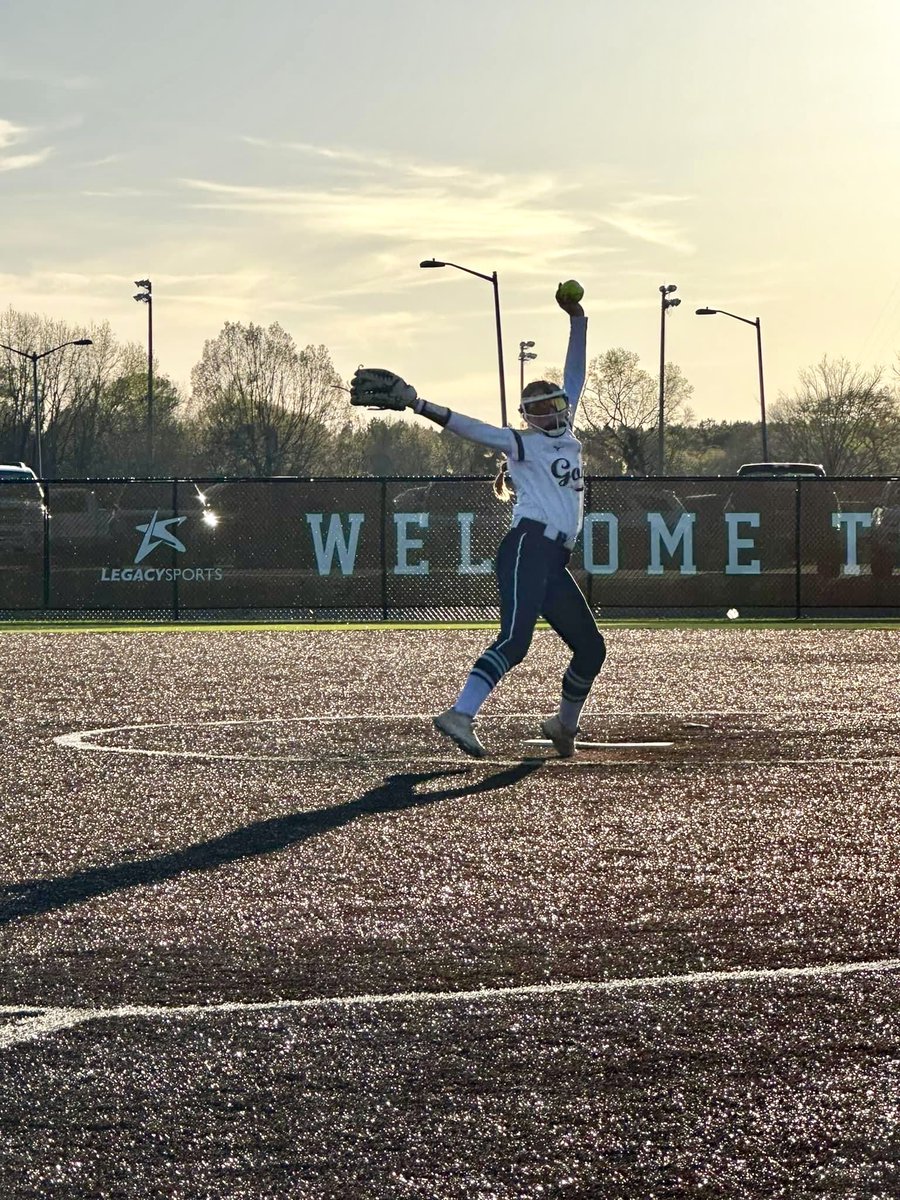 SophiaBlane's tweet photo. Had a great weekend getting some reps in at a local tournament.  Pitched a no hitter in our first bracket game, with some amazing defensive plays by my team.  My daily hitting reps paid off, hitting a .714 batting avg.  The best part is I had fun hanging out with my teammates! https://t.co/FCfMOB0Jr2