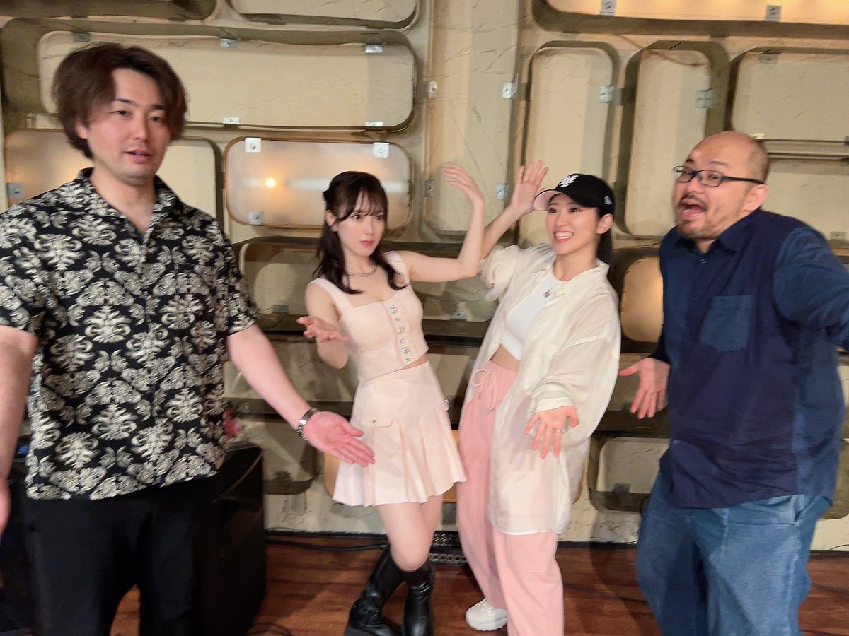 YKm0529's tweet photo. 小湊よつ葉ワンマンLIVE
「月で逢いましょう＃88」
足を運んでくださった天使さん
配信で応援してくださった天使さん
ありがとうございました！

キーボードの元ちゃん
ギターの福ちゃん
ダンサーのNATSUKAちゃん
ミルジェネのスタッフさん
に感謝感謝です✨

またやりたいなぁ https://t.co/Xjy7zOE5tH