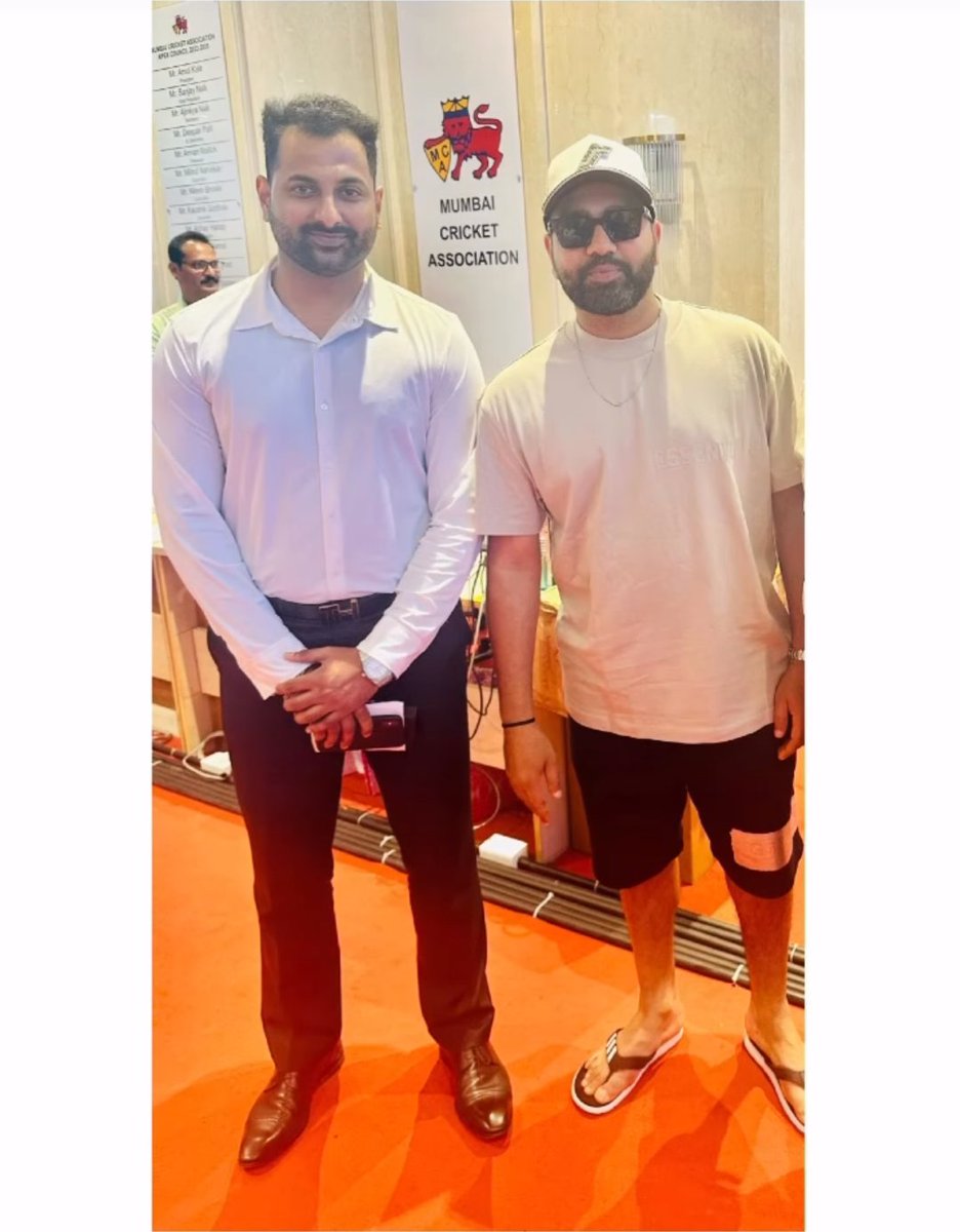 CricCrazyJohns's tweet photo. A fan with Rohit Sharma at Wankhede stadium during Ranji Trophy final. https://t.co/4tG48SWx9g