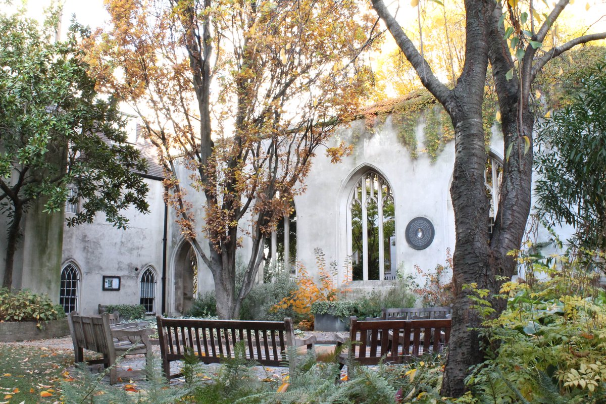 The Church garden of St Dunstan-in-the East is just one of 180+ green spaces we manage in the #SquareMile. Listen to Caroline Haines, Chair of our Natural Environment Board, talk to @BBCRadioLondon about this special outdoor space & its history loom.ly/DGB5fvs @BBCSounds