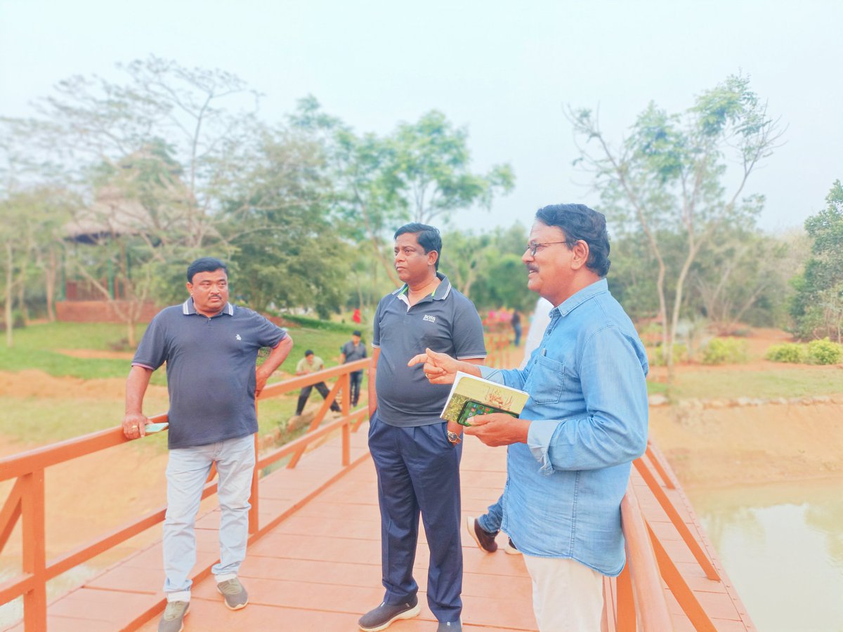 ରାଜଧାନୀ ଭୁବନେଶ୍ବର ଭିତରେ ସବୁଜ ବନାନୀର ଅନୁଭୂତି ପ୍ରଦାନ କରିବା ଲାଗି ପ୍ରତିଷ୍ଠା ହୋଇଥିବା ଆନନ୍ଦବନକୁ ମାନ୍ୟବର ମୁଖ୍ୟମନ୍ତ୍ରୀ ଶ୍ରୀଯୁକ୍ତ <a href="/Naveen_Odisha/">Naveen Patnaik</a> ଗତକାଲି ଲୋକାର୍ପଣ କରିଛନ୍ତି। ଆଜି ମୁଁ ଆନନ୍ଦବନ ବୁଲି ପ୍ରକୃତିକ ସୌନ୍ଦର୍ଯ୍ୟକୁ ଅନୁଭବ କରିଛି। ସହର ଭିତରେ ଜଙ୍ଗଲର ଭ୍ରମ ସୃଷ୍ଟି କରୁଛି ଆନନ୍ଦବନ।