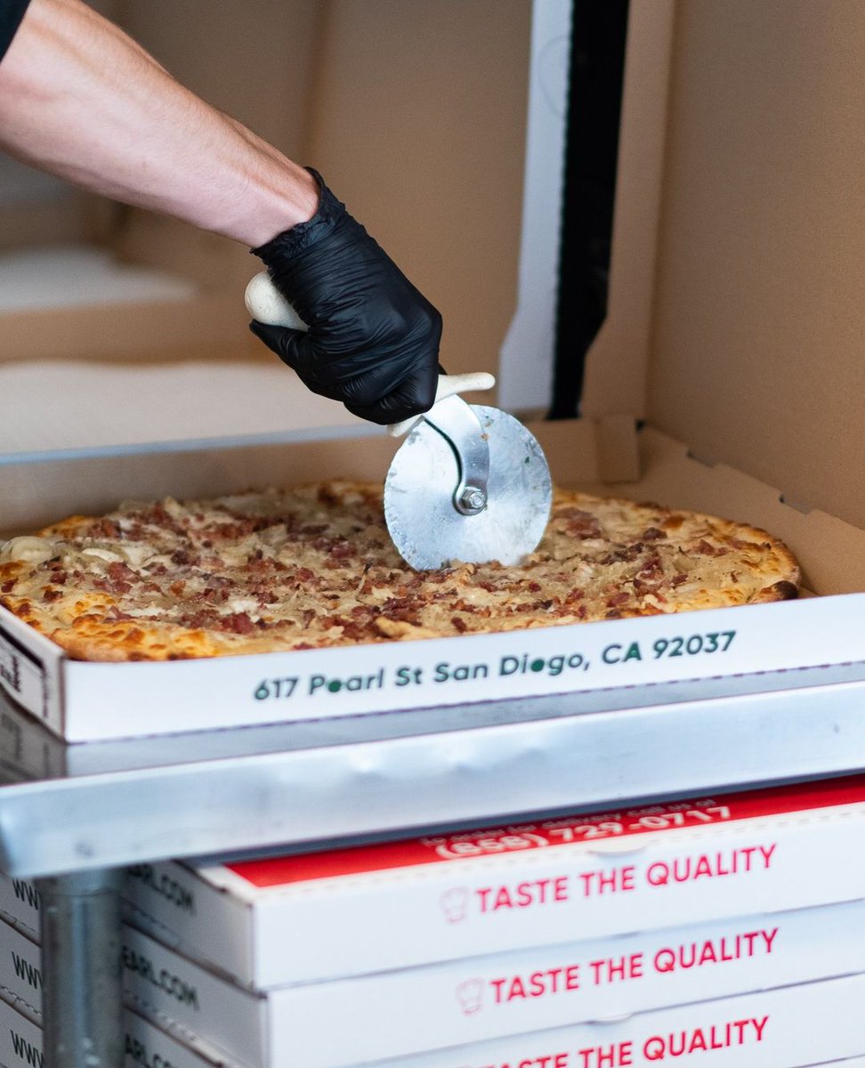 salsa_digital's tweet photo. Here's one of our favorite combos to-go @pizzaonpearlsd ⁠🍕🍻⁠
⁠
-⁠
#SalsaDigital #PizzaOnPearl https://t.co/H7OOKsGrby
