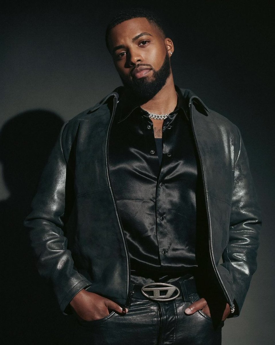 While the #Oscars is over, the fashion continues as actors #LawrenceRobinson and #MichaelaJaeRodriguez stun the world in these drips 😅 🔥 
.
.
.
🎥 / 👗 👚: 📸 
<a href="/tonybeephoto/">tonybowenphotography</a>
Styling <a href="/styledbytimb/">Tim B</a>
styled by @waymanandmicah