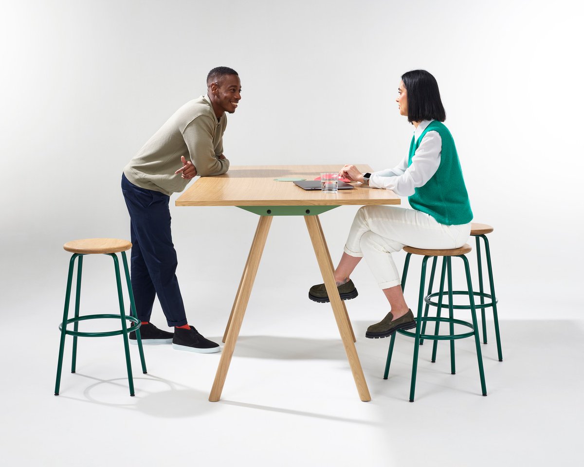 The Morse Table System, designed for NaughtOne by John Tree, just refuses to be categorised. In an airport it’s a bar-height surface for checking in on emails between flights. In a design studio it’s a canvas for collaboration. And on campus it’s a supportive space for studying.