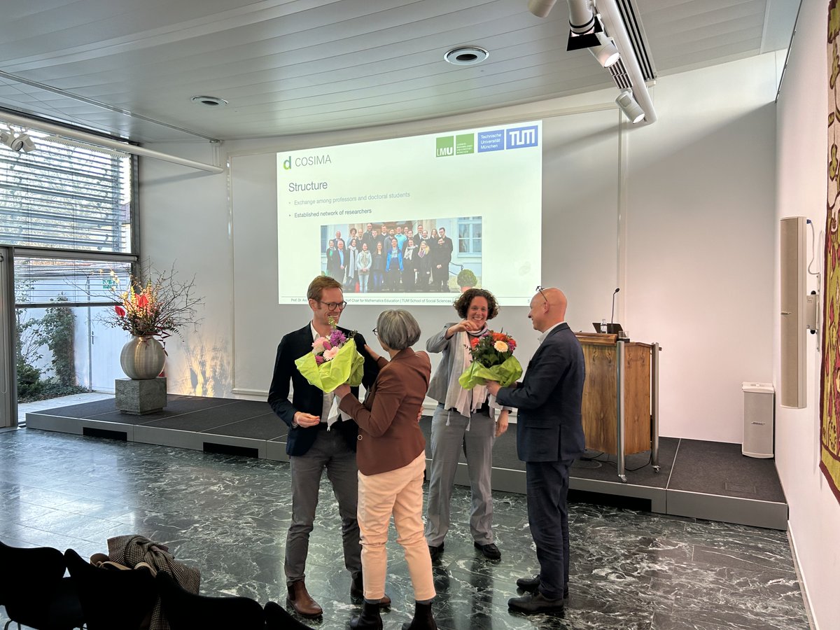 COSIMA_MUNICH's tweet photo. Bringing the event to a close, Detlev Leutner and Manfred Prenzel shared their insights on the COSIMA project, followed by concluding remarks from Martin Fischer, Andreas Obersteiner, and @frankfmunich. There were also flowers! 🌸 https://t.co/Og4S0kcltT