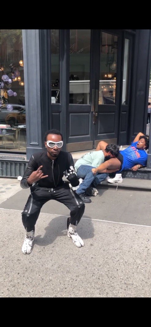 insaneposes's tweet photo. https://t.co/LpEcprENFu