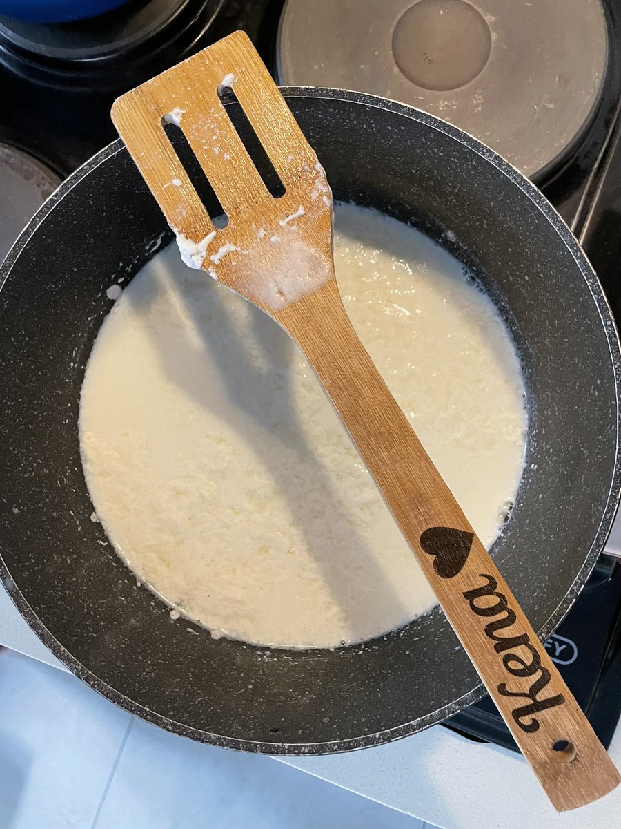 __Mgijimi's tweet photo. What 2 liters of milk and about 7 spoons of vinegar get you

Mozzarella https://t.co/1tXkPttuJN