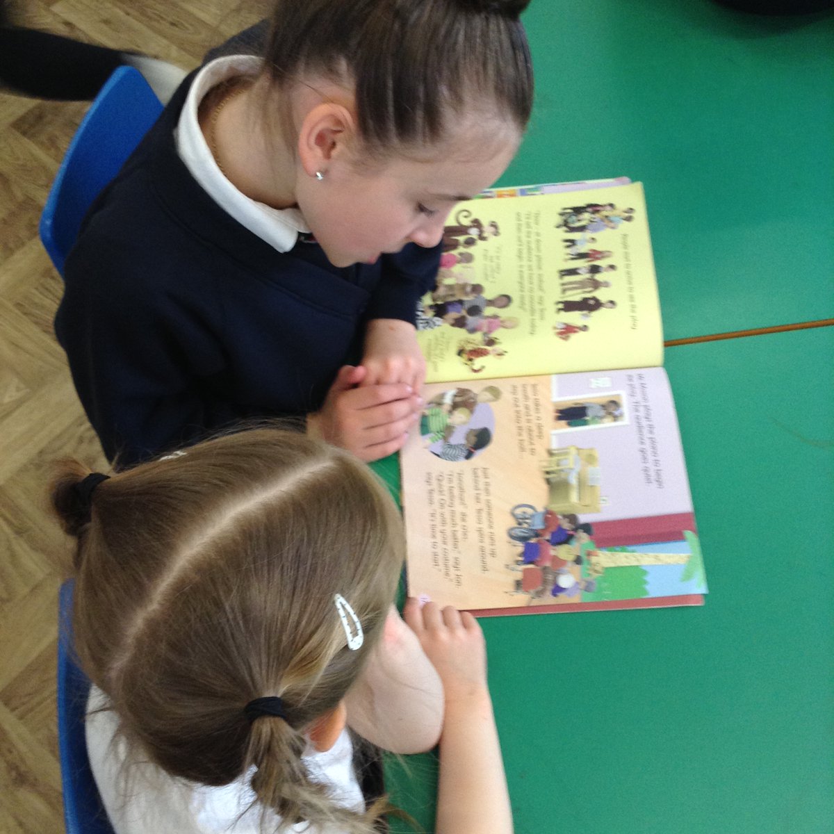 SoulsSchool's tweet photo. As part of World Book Week the children in school paired up with a different year group to read. Reception enjoyed reading with Year 5 #WorldBookWeek2024 #welovetoread https://t.co/9Z6MuUVjMp
