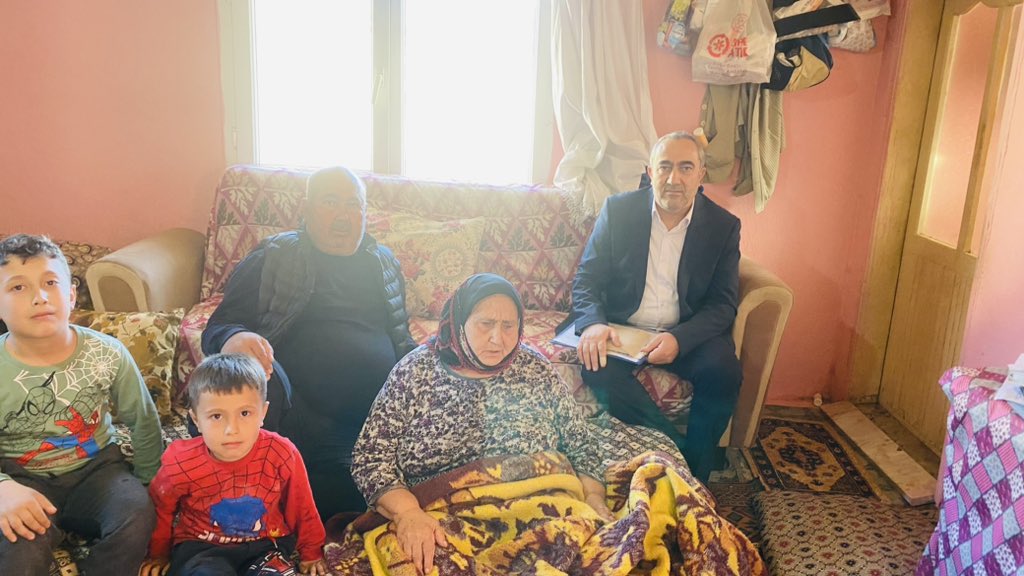 Sarıgöl İlçe Nüfus Müdürlüğü (@sar_nufus) on Twitter photo İlçe Nüfus Müdürlüğümüze gelemeyecek durumda olan Vatandaşlarımızın resmi iş ve işlemlerini tamamlamak üzere, ev ziyaretlerimiz devam ediyor. 12.03.2024
#AdresteNüfusHizmeti
<a href="/TCNufus/">Nüfus ve Vatandaşlık İşleri Genel Müdürlüğü</a>
<a href="/ManisaValiligi/">Manisa Valiliği</a>
<a href="/ManisaNufus/">Manisa İl Nüfus ve Vatandaşlık Müdürlüğü</a>
<a href="/AyeSerapGney1/">Ayşe Serap Güney</a>
<a href="/ilvan_krdag/">İlvan Kırdağ</a> İlçe Nüfus Müdürlüğümüze gelemeyecek durumda olan Vatandaşlarımızın resmi iş ve işlemlerini tamamlamak üzere, ev ziyaretlerimiz devam ediyor. 12.03.2024
#AdresteNüfusHizmeti
<a href="/TCNufus/">Nüfus ve Vatandaşlık İşleri Genel Müdürlüğü</a>
<a href="/ManisaValiligi/">Manisa Valiliği</a>
<a href="/ManisaNufus/">Manisa İl Nüfus ve Vatandaşlık Müdürlüğü</a>
<a href="/AyeSerapGney1/">Ayşe Serap Güney</a>
<a href="/ilvan_krdag/">İlvan Kırdağ</a>