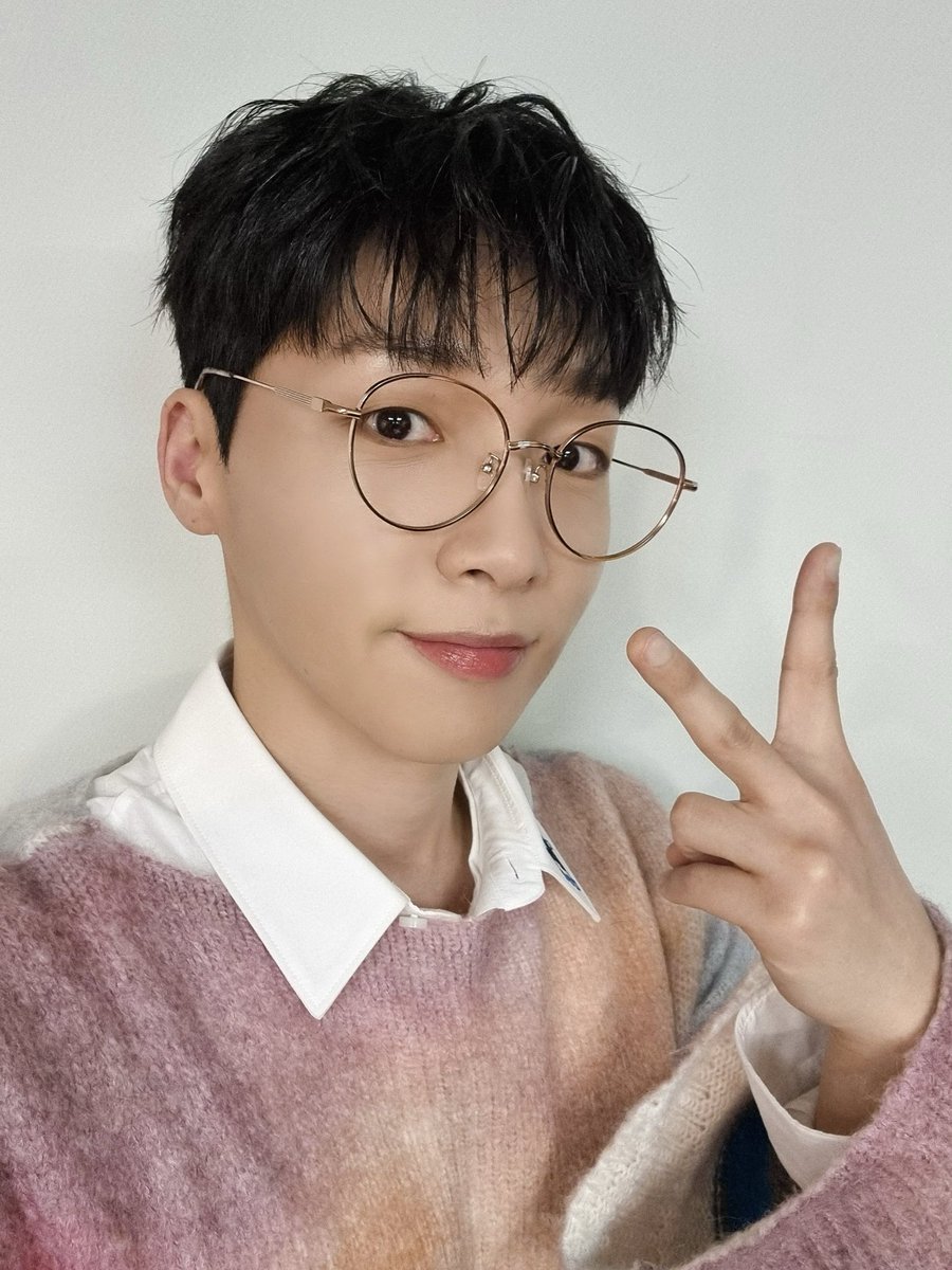 jeongsewoon_twt's tweet photo. 📸 2024.03.12 #JTBC 비긴어게인 오픈마이크

세운이의 달콤한 목소리로 물든 밤 💗
함께하다 보니 어느새 훌쩍 깊어진 시간 🌙
세운이 노래로 시작한 오늘 하루,
행운 가득한 수요일이 되길 바라며
모두 굿나잇 굿모닝 🫶

#정세운 #JEONGSEWOON 
#Beginagain #비긴어게인
#OpenMic #오픈마이크 https://t.co/vNTmv5X5yJ