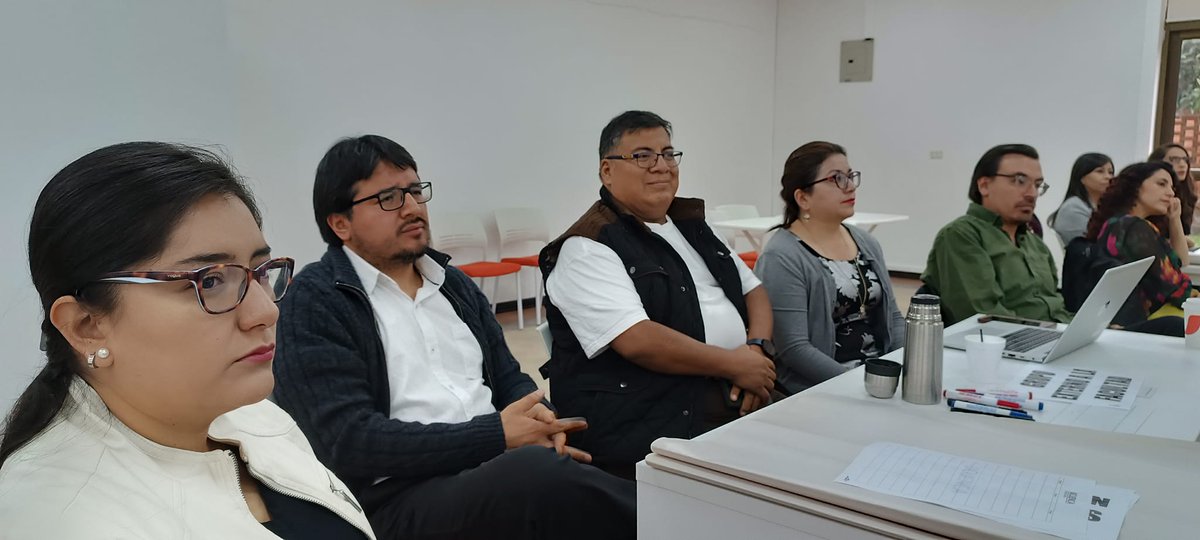 ¡Atención comunidad universitaria!  Nuestras autoridades universitarias y docentes, se encuentran participando en un importante taller sobre "Líneas de Investigación de la Facultad". 
#InvestigaciónPsicológica #ExcelenciaAcadémica #ComunidadUni #PsicologíaUniversitaria 📷