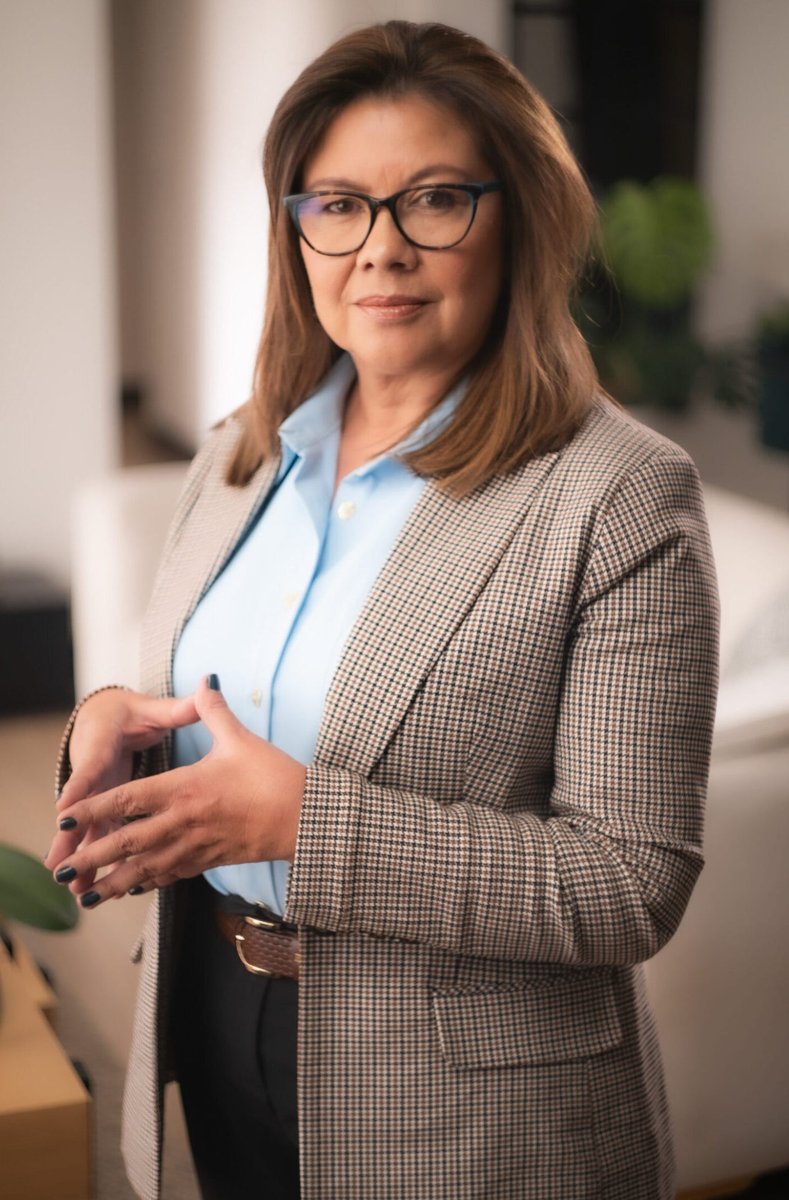 wilsonariasc's tweet photo. Se acaba de elegir nueva Fiscal

Luz Adriana Camargo es la nueva Fiscal General de la Nación con 18 votos

Luz Adriana destaca por su lucha contra la corrupción, ha logrado meter presos a 50 congresistas corruptos

¡A desmantelar la NarcoFiscalía! https://t.co/bepBvW1d07