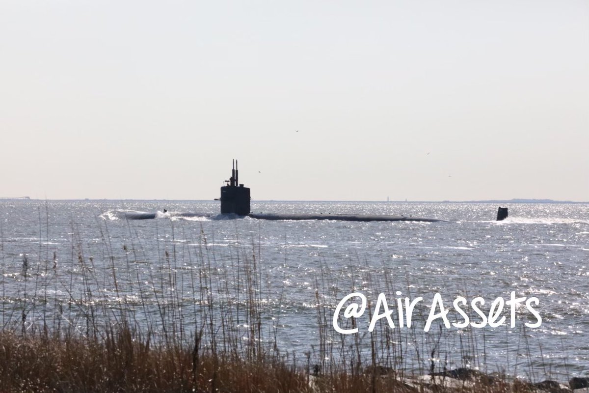 WarshipCam's tweet photo. USS Newport News (SSN 750) Los Angeles-class Flight II attack submarine leaving Norfolk, Virginia - March 12, 2024 #ussnewportnews #ssn750
SRC: TW-@AirAssets https://t.co/E5QGEM4MRy