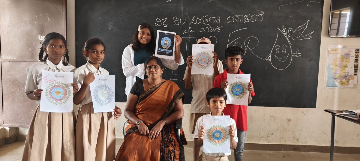 ManyaHarsha_'s tweet photo. During the #WaterForPeace campaign by Manya in various schools, #WorldWaterDay special Sunshine magazine &amp; #WaterHero story books were distributd amongst the students 2 spread #ClimateAction &amp; educate #ClimateEmergency #ClimateActionNow #ClimateCult to #ActNow  #WorldWaterDay2024 https://t.co/ZHCSjeu6E8