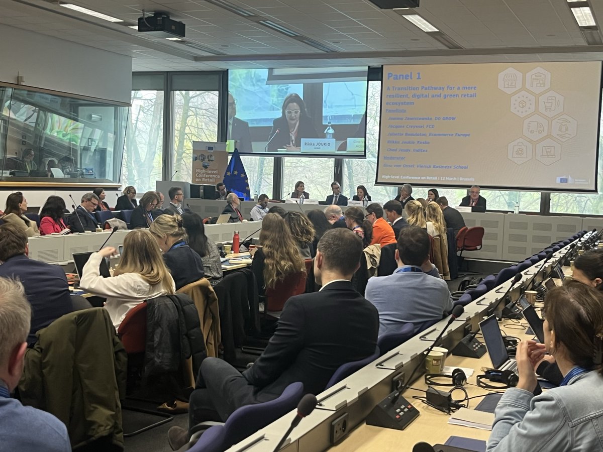 EuroCommerce's tweet photo. The launch of the #RetailTransitionPathway is a first step to bringing all actors together to help the #sustainability, #digitalisation and #skills #transformation of #retailers and #wholesalers.
π https://t.co/nlduV4iSYv
π¬ https://t.co/53oBPOHSak
βοΈ https://t.co/kVGY6mX6AH https://t.co/fqJAZEec5K