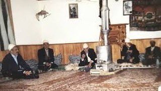 Hyna te Followingat e saj >>>>