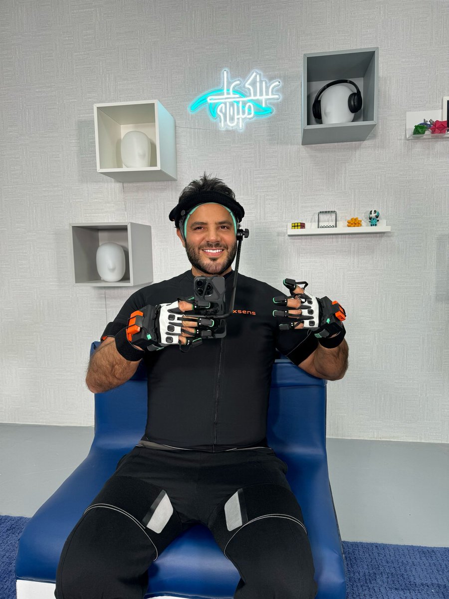 Neshan's tweet photo. تَشَرَّفتُ باختياري من تلفزيون SBC في الرّياض لِأكونَ مُقَدِّم
الحلقة الأول للبرنامج الرّمضانيّ "عينك على مين"!
وَبِذَلك أكون أوّل إعلاميّ يُقَدِّم
على الهواء مباشرةً أوّل برنامج
في العالم يستخدِم تِقنيّة
ال body and face tracking مُدَعَّمةً بالواقع الافتراضيّالمُعَزَّز،
أي أنَّ الشّخصيَّة الافتراضيّة
أو ال Avatar
تَتَحَرَّكُ في الاستديو غير الافتراضيّ مع كاميرات حقيقيّة كَأنَّها شخص حقيقيّ!
تجرُبَة مُذهِلَة مع نجمة سعوديّة استثنائيّة وهي إلهام علي!⭐️
هذا هو مستقبل التلفزيون.
أشكُرُ ثْقَة مديري SBC
والصّديق المبدع باسم كريستو والفريق العامل معه،
وأتَمَنّى لهم شهرًا ناجحًا
مع "سُلطان" و "مُنى"!
@SBC_Channel @elhamali85 @BassemCHRISTO